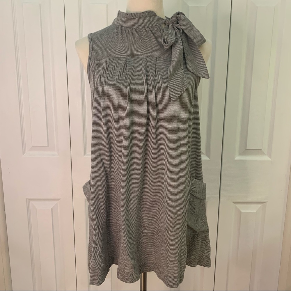 i. ner SzSm gray&white sleeveless pocket tie neck super soft top